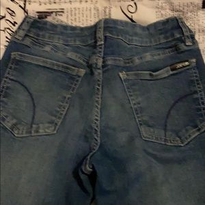 Destroyed jeans